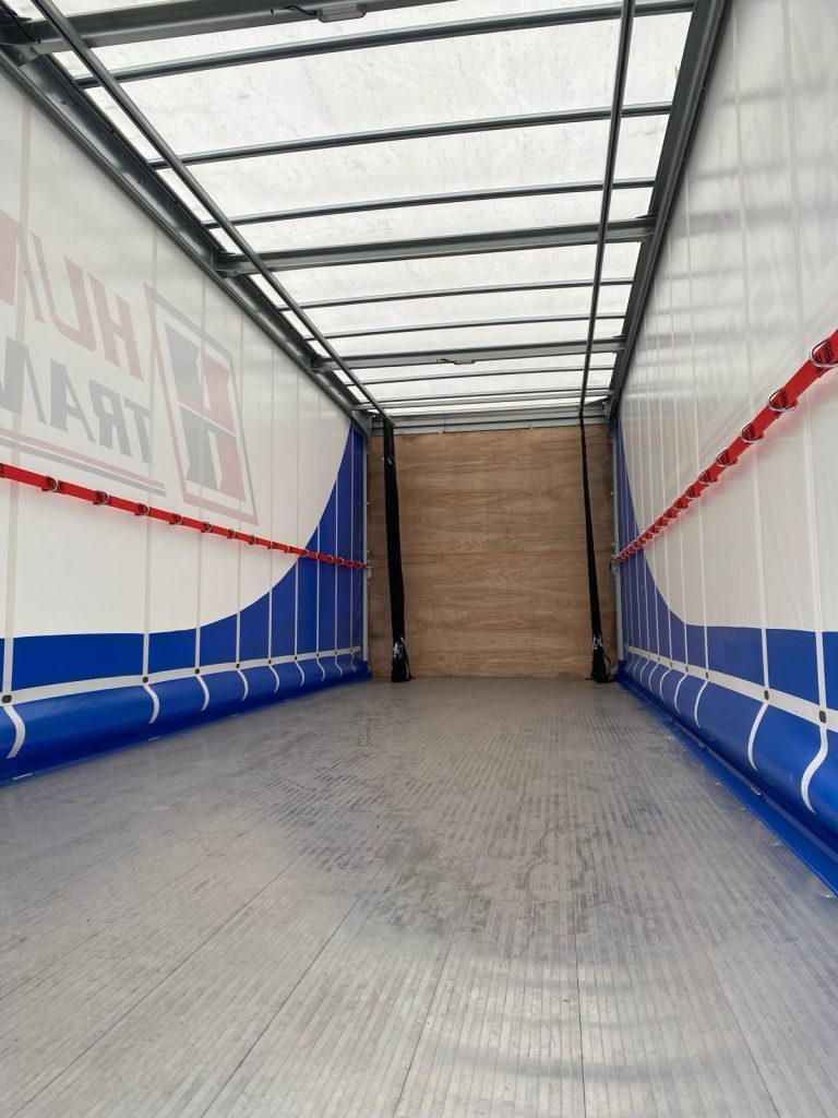 Curtainsider 2