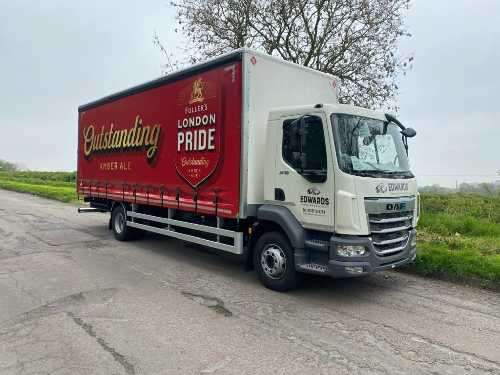 Curtainsider 4